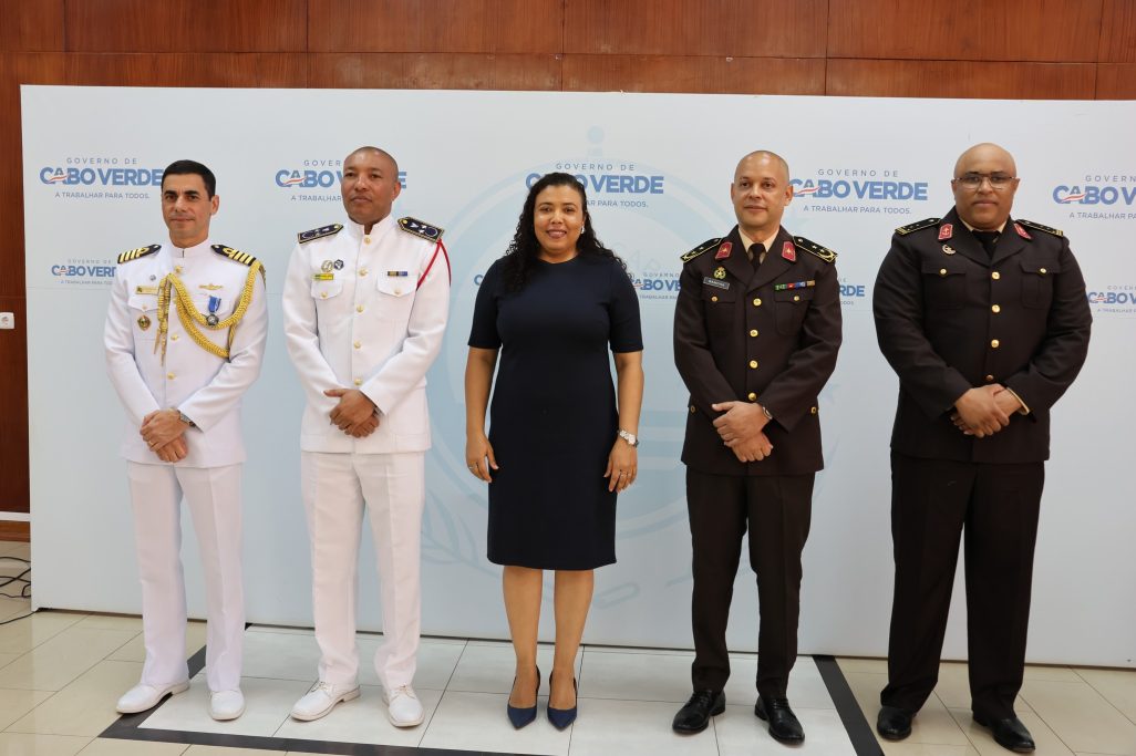 Ministra da Defesa Nacional confere posse ao novo Comandante da Guarda Nacional e ao novo Presidente da Fundação Social das Forças Armadas