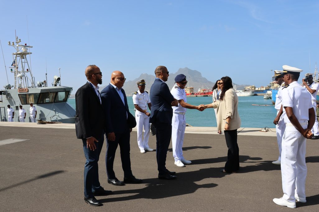 Ministra da Defesa Nacional visita o Novo Ponto Naval da Guarda Costeira instalado, no Porto Grande, em São Vicente.