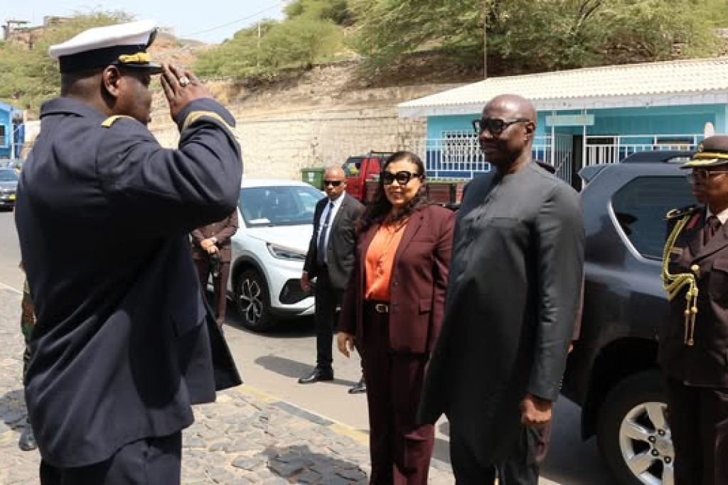 Na sua visita a Cabo Verde, o Ministro das Forças Armadas do Senegal, General Birame DIOP
