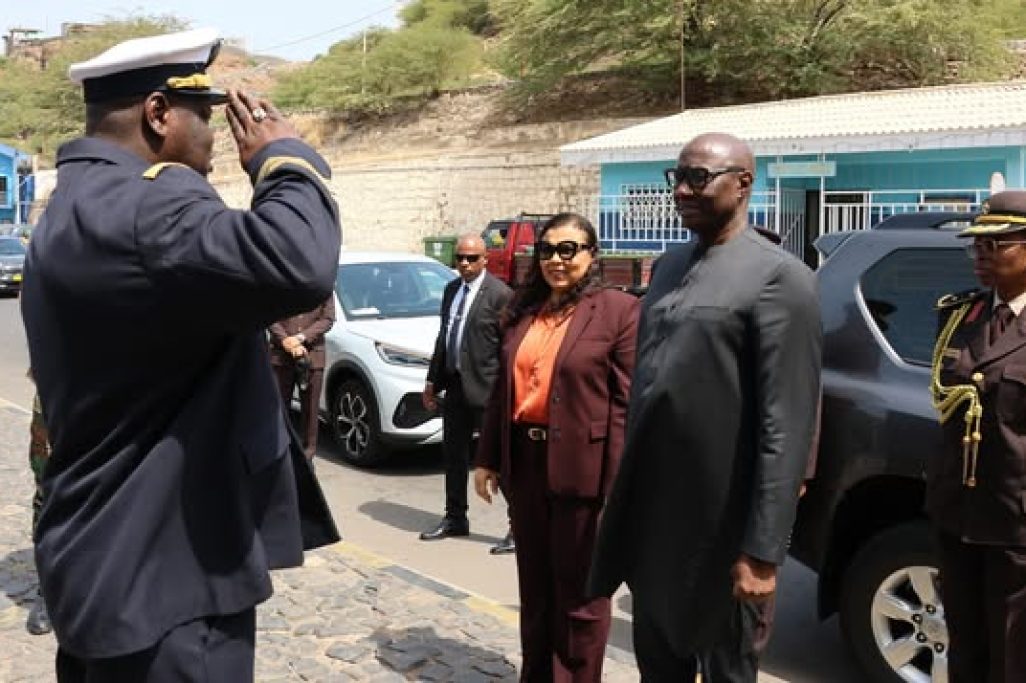 Na sua visita a Cabo Verde, o Ministro das Forças Armadas do Senegal, General Birame DIOP